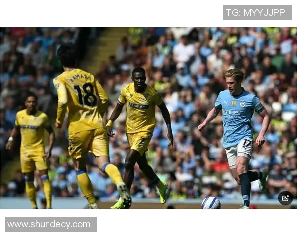 英国警方对足球明星展开严厉调查引发公众关注与讨论