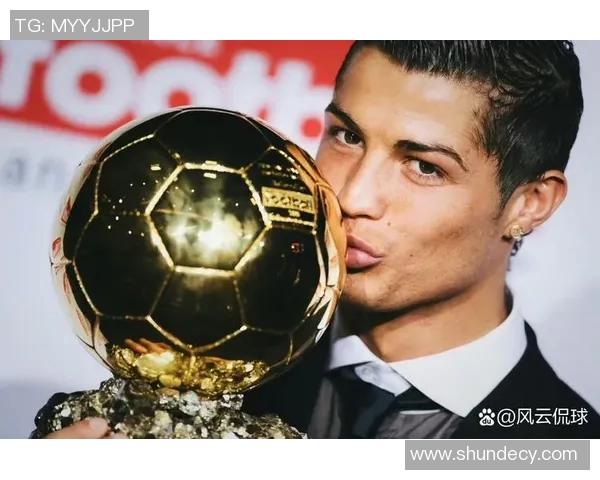 足球明星抱球瞬间定格激情与梦想的完美结合