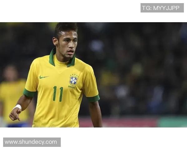 足球明星时尚穿搭女生服装图片分享展现魅力与个性