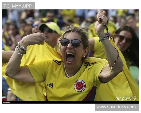 热爱足球的女演员们与明星球员的浪漫故事与背后情感揭秘