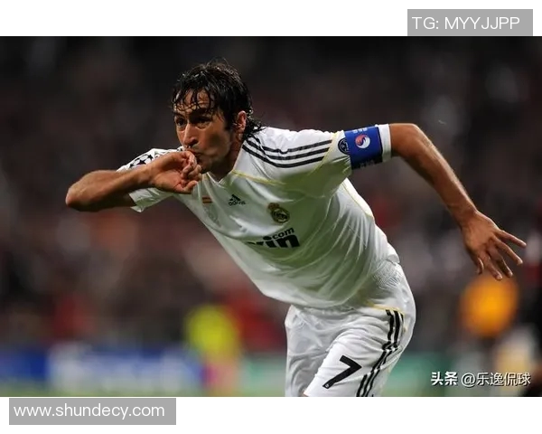 足球明星绰号中的动物寓意解析与球场传奇的精彩交织