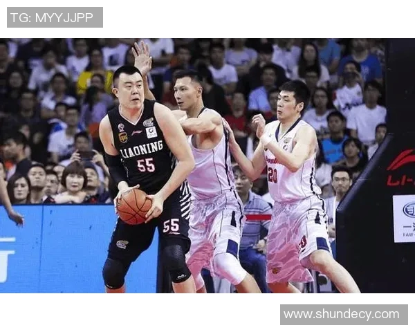 步行者与活塞激战正酣球迷期待精彩对决与惊喜表现